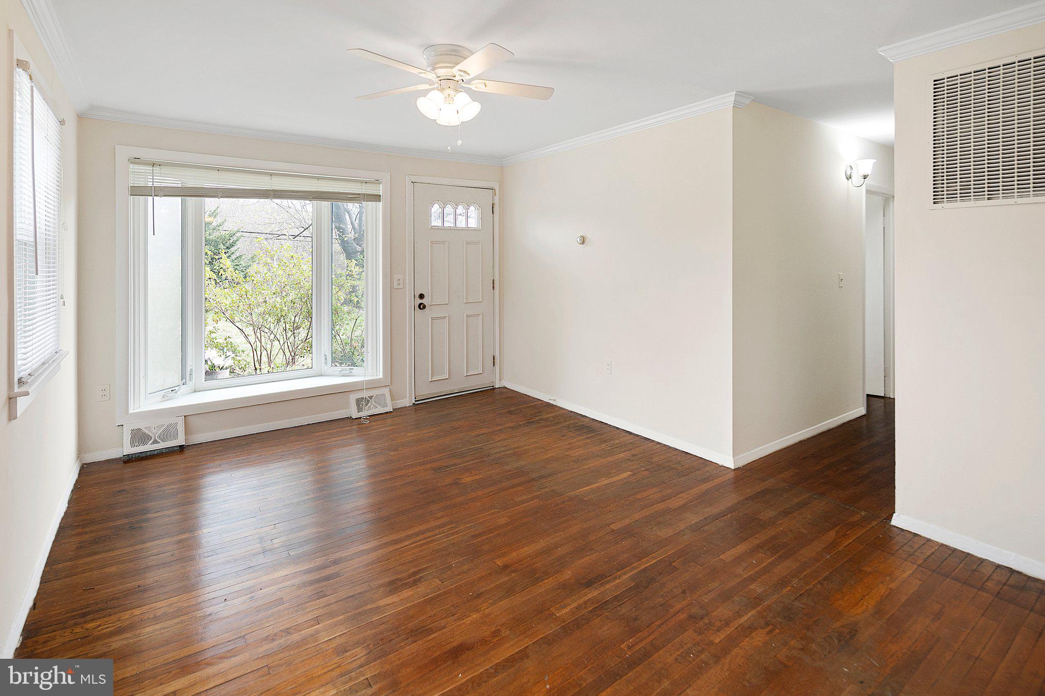 8527 Rocky Springs Road Frederick, MD 21702 - Photo 4 of 23