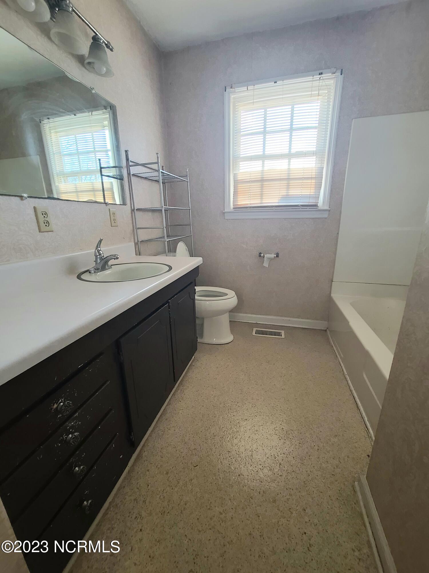 595 Happy Valley Road Elizabethtown, NC 28337 - Photo 14 of 14 20231211_161809