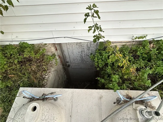 $189,000 | 220 West Spring Street, Brownstown, IN 47220