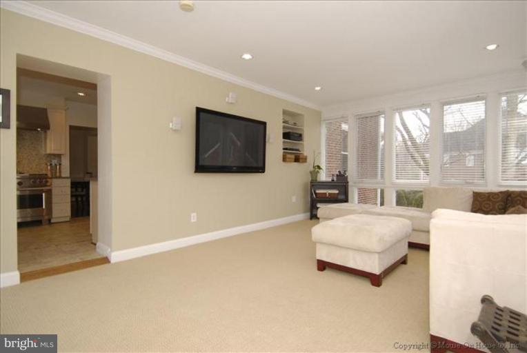 2854 Hunter Road Fairfax, VA 22031 - Photo 12 of 30 Family Room #2