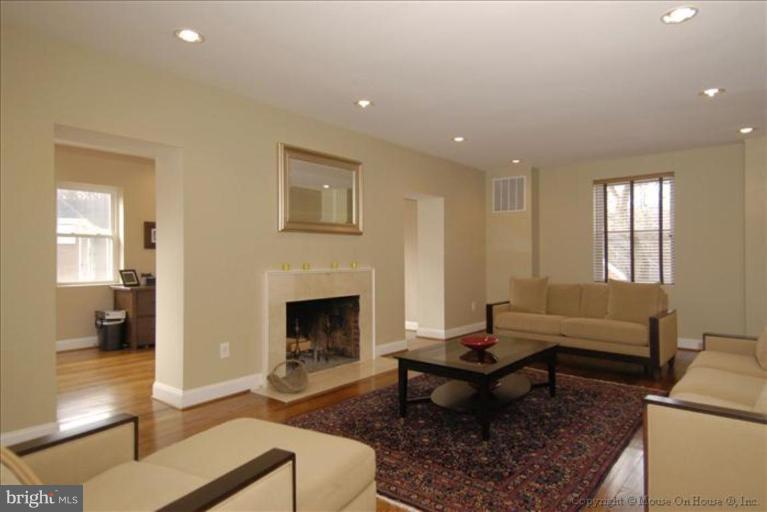 2854 Hunter Road Fairfax, VA 22031 - Photo 18 of 30 Living Room #2