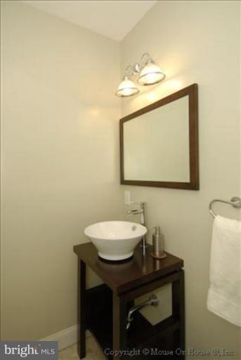 2854 Hunter Road Fairfax, VA 22031 - Photo 25 of 30 Bath #1