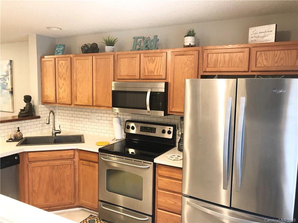 8214 Rudolph Road Charlotte, NC 28216 - Photo 4 of 25