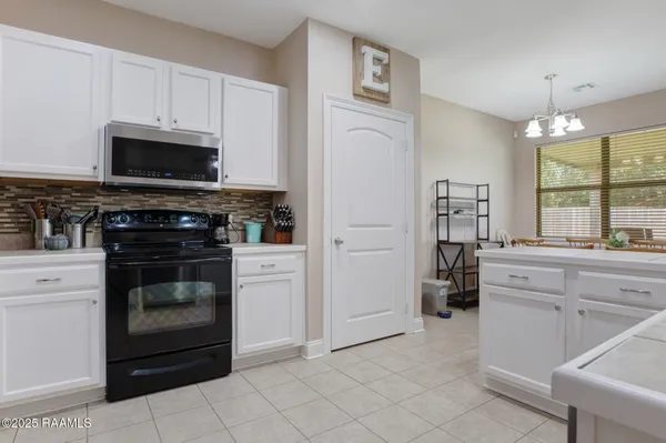 $2,200 | 103 Still Waters Road, Broussard, LA 70518
