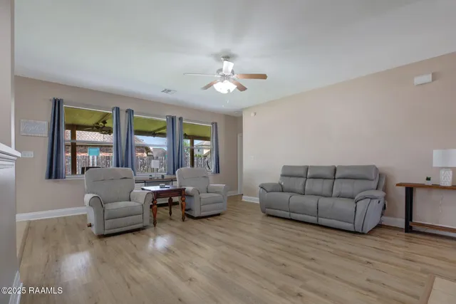 $2,200 | 103 Still Waters Road, Broussard, LA 70518