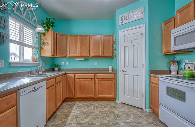 11110 Falling Star Road Fountain, CO 80817 - Photo 11 of 40