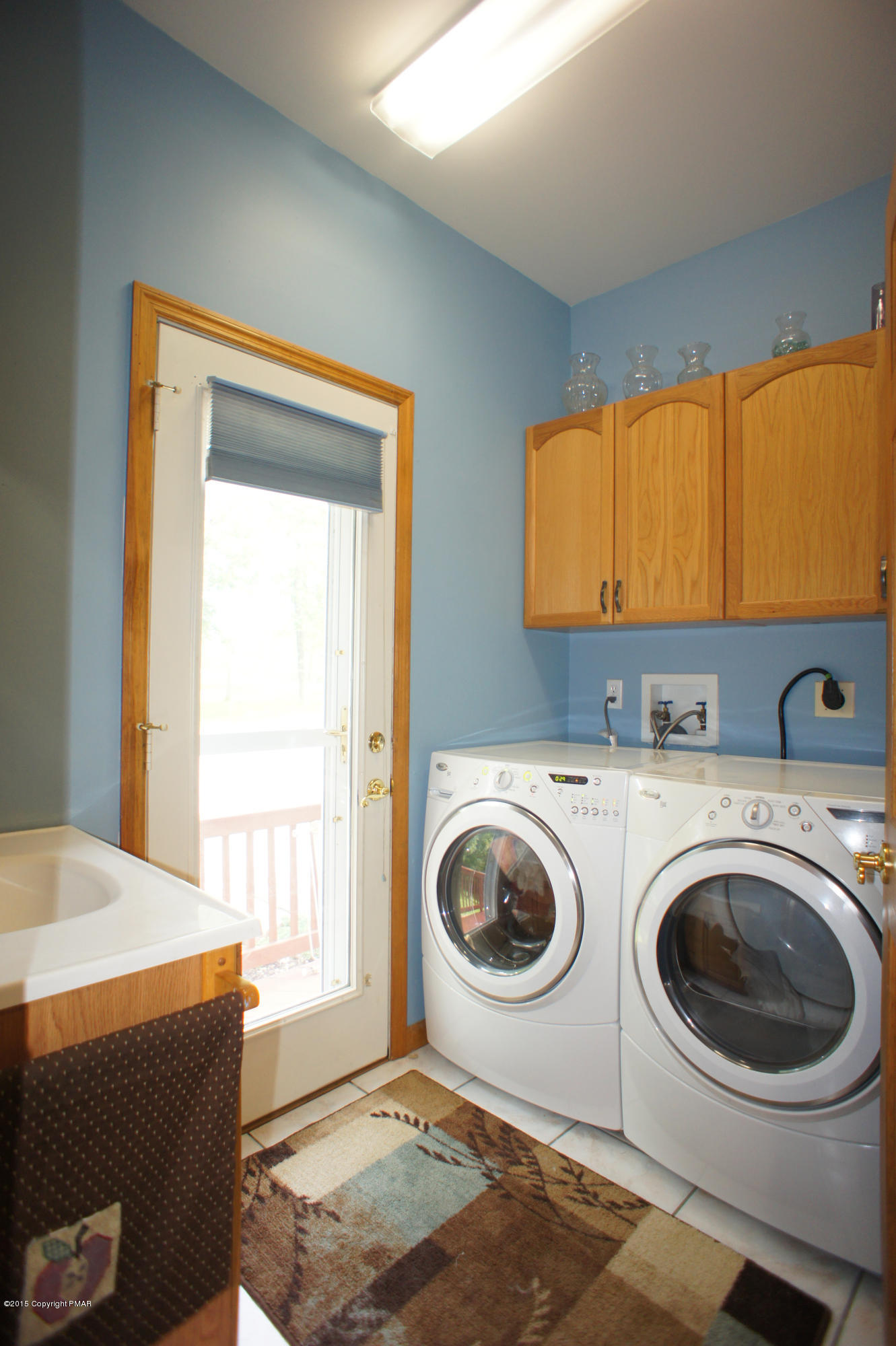 1426 Kelly Road Stroudsburg, PA 18360 - Photo 35 of 52 Laundry Room with Sink