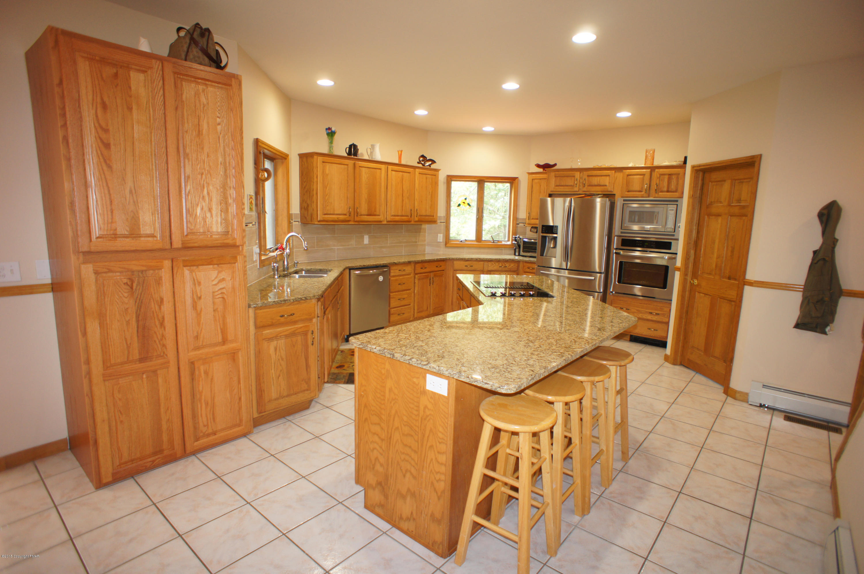 1426 Kelly Road Stroudsburg, PA 18360 - Photo 5 of 52 Chef's Kitchen