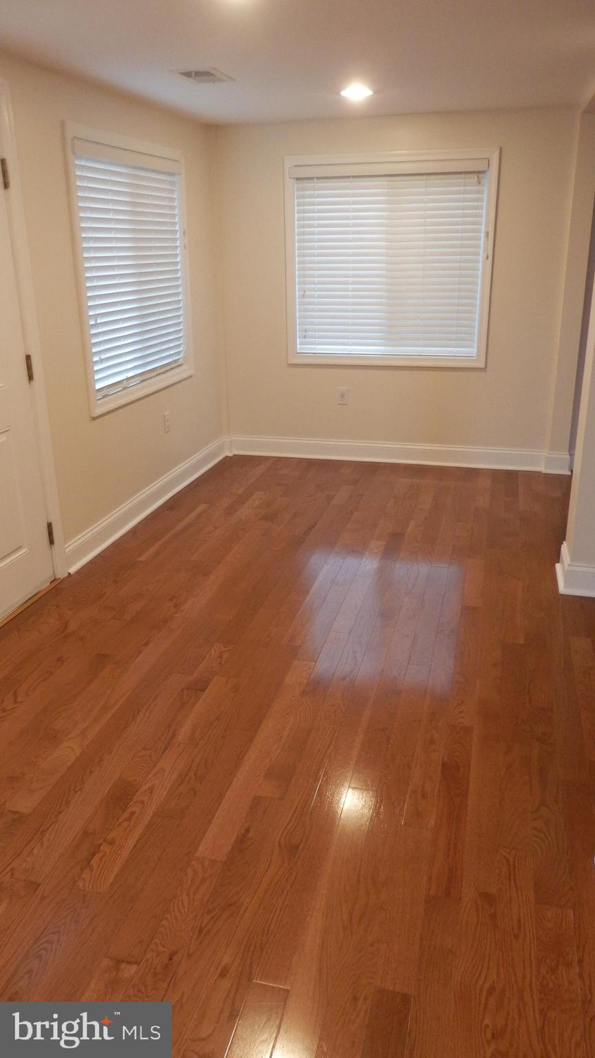 140 Meadow Road Pasadena, MD 21122 - Photo 25 of 53 FOYER