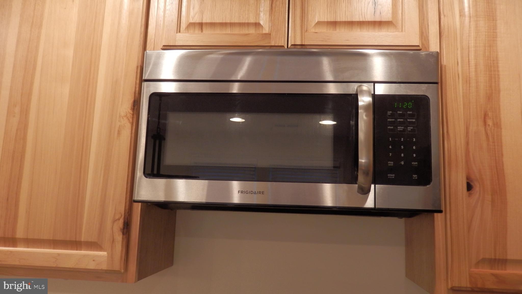 140 Meadow Road Pasadena, MD 21122 - Photo 27 of 53 MICROWAVE