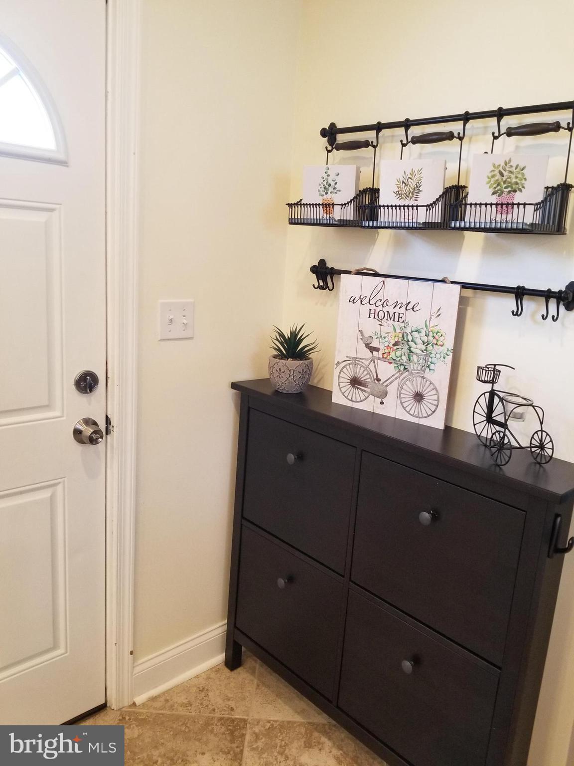 140 Meadow Road Pasadena, MD 21122 - Photo 5 of 53 Entry Storage