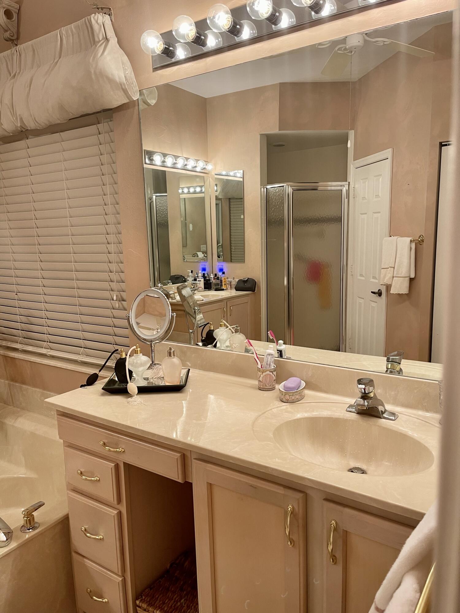 8670 Via Ancho Road Boca Raton, FL 33433 - Photo 13 of 30 masterbathroom