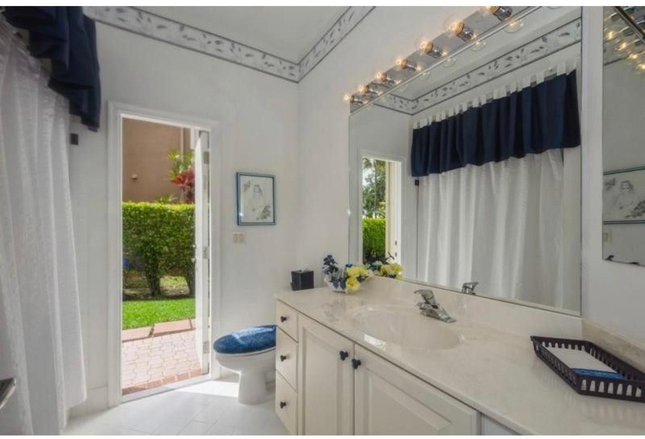8670 Via Ancho Road Boca Raton, FL 33433 - Photo 16 of 30 2nd bathroom