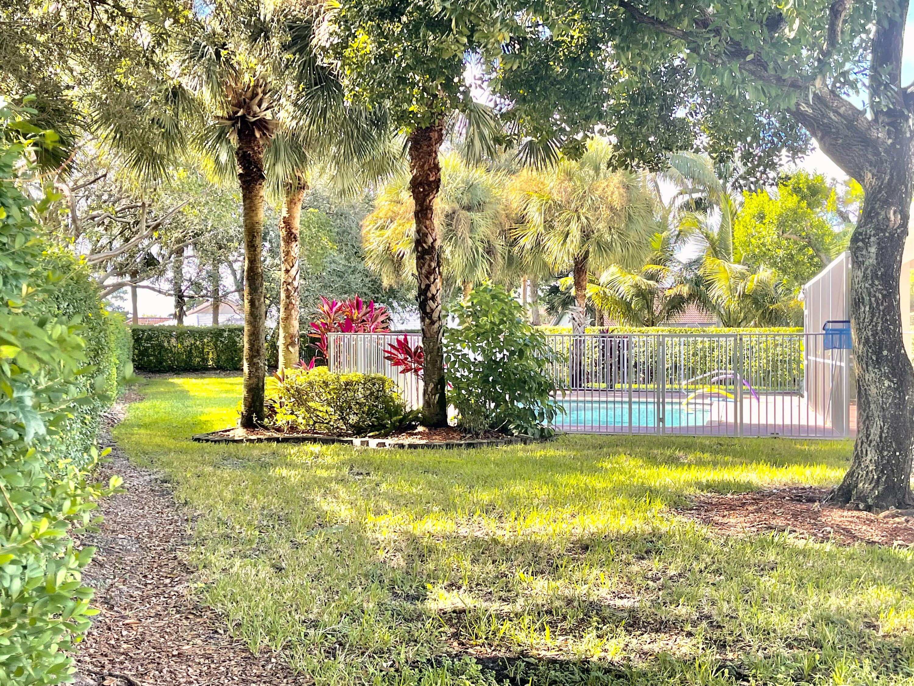 8670 Via Ancho Road Boca Raton, FL 33433 - Photo 24 of 30 backyard 2