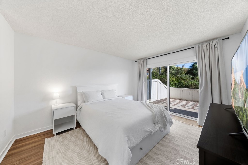 4219 La Pinata Way, Unit 252 Oceanside, CA 92057 - Photo 10 of 37 Primary bedroom.