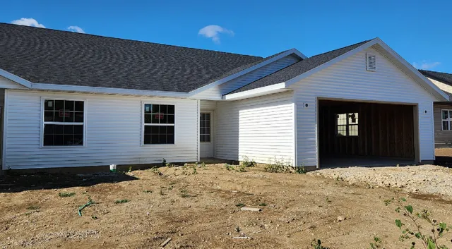 $349,500 | 216 Betzer Drive, Delavan, WI 53115