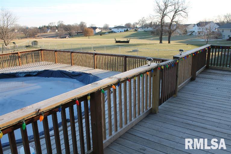 417 River King Road Clinton, IA 52732 - Photo 4 of 20 Gallery Image 4