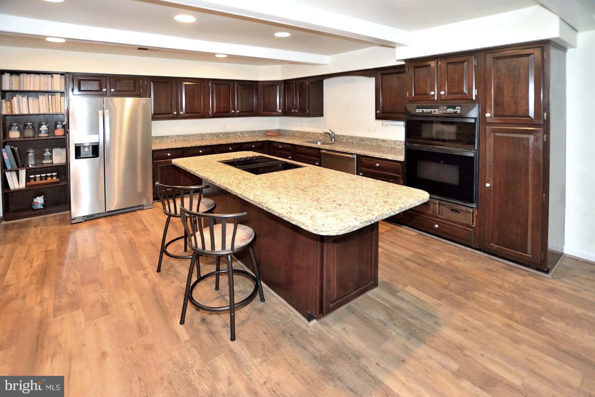 10140 Gary Road Potomac, MD 20854 - Photo 3 of 29 Kitchen