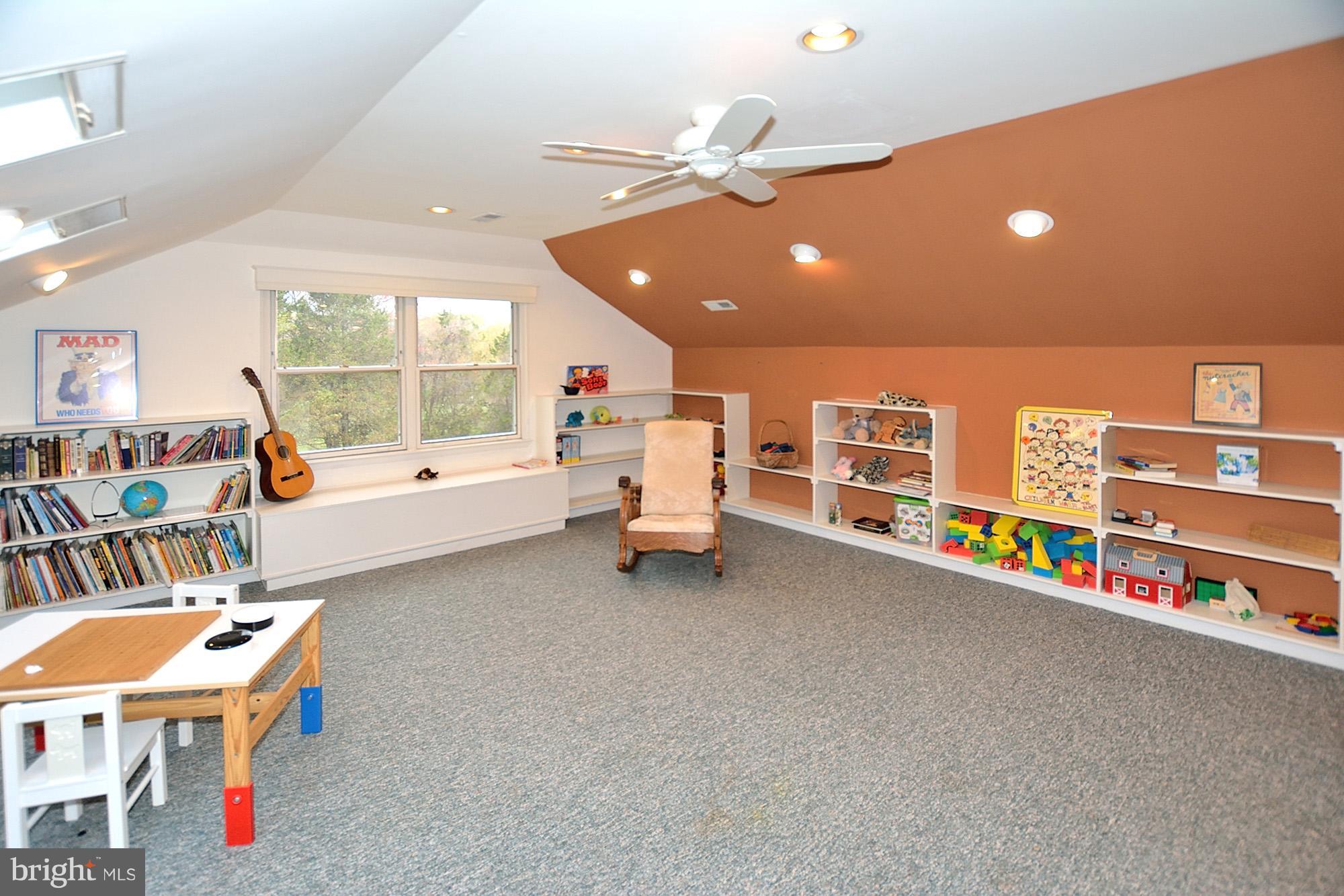 10140 Gary Road Potomac, MD 20854 - Photo 23 of 29 Interior (General) 3rd floor open room