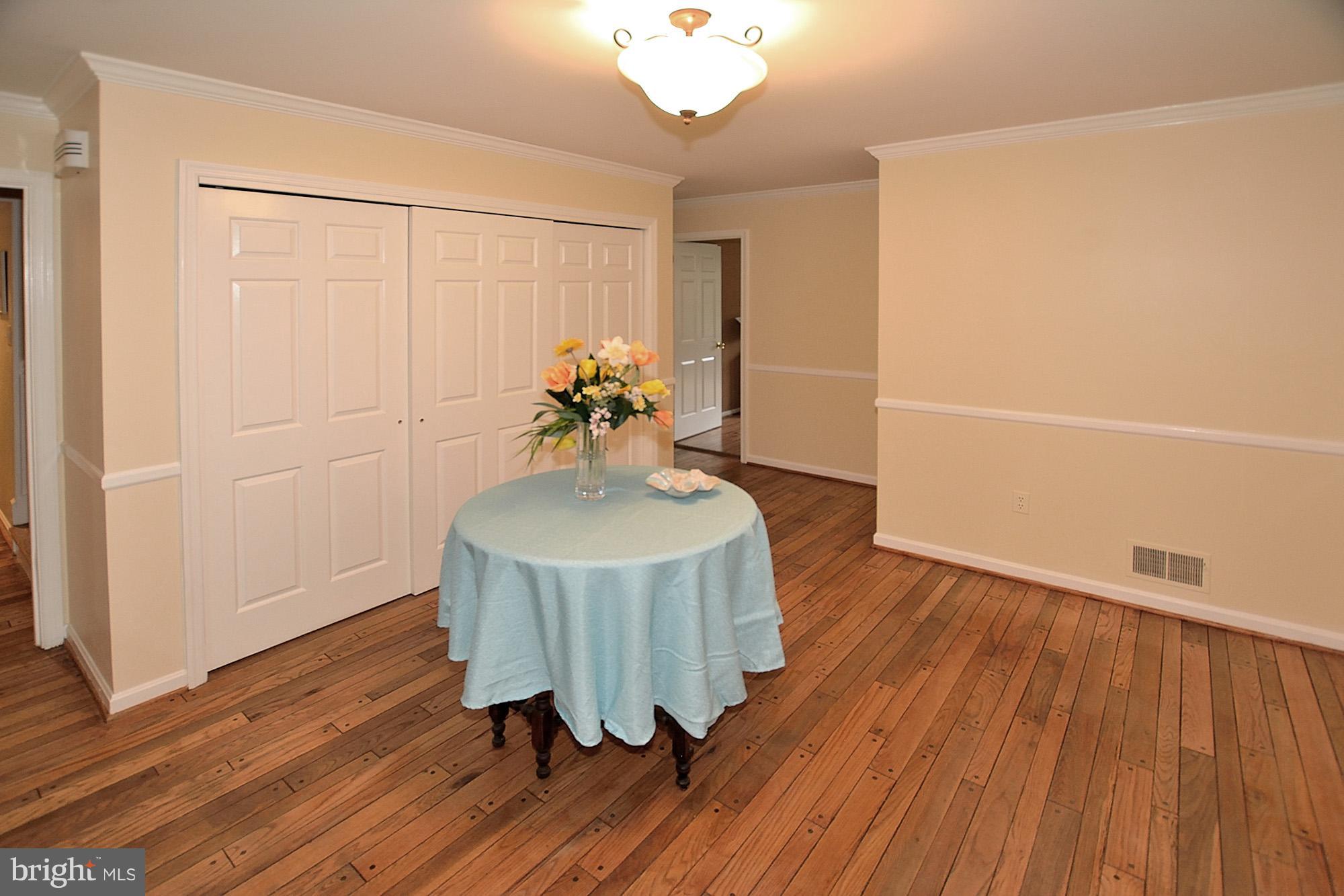 10140 Gary Road Potomac, MD 20854 - Photo 10 of 29 Interior (General) ENTRANCE FOYER