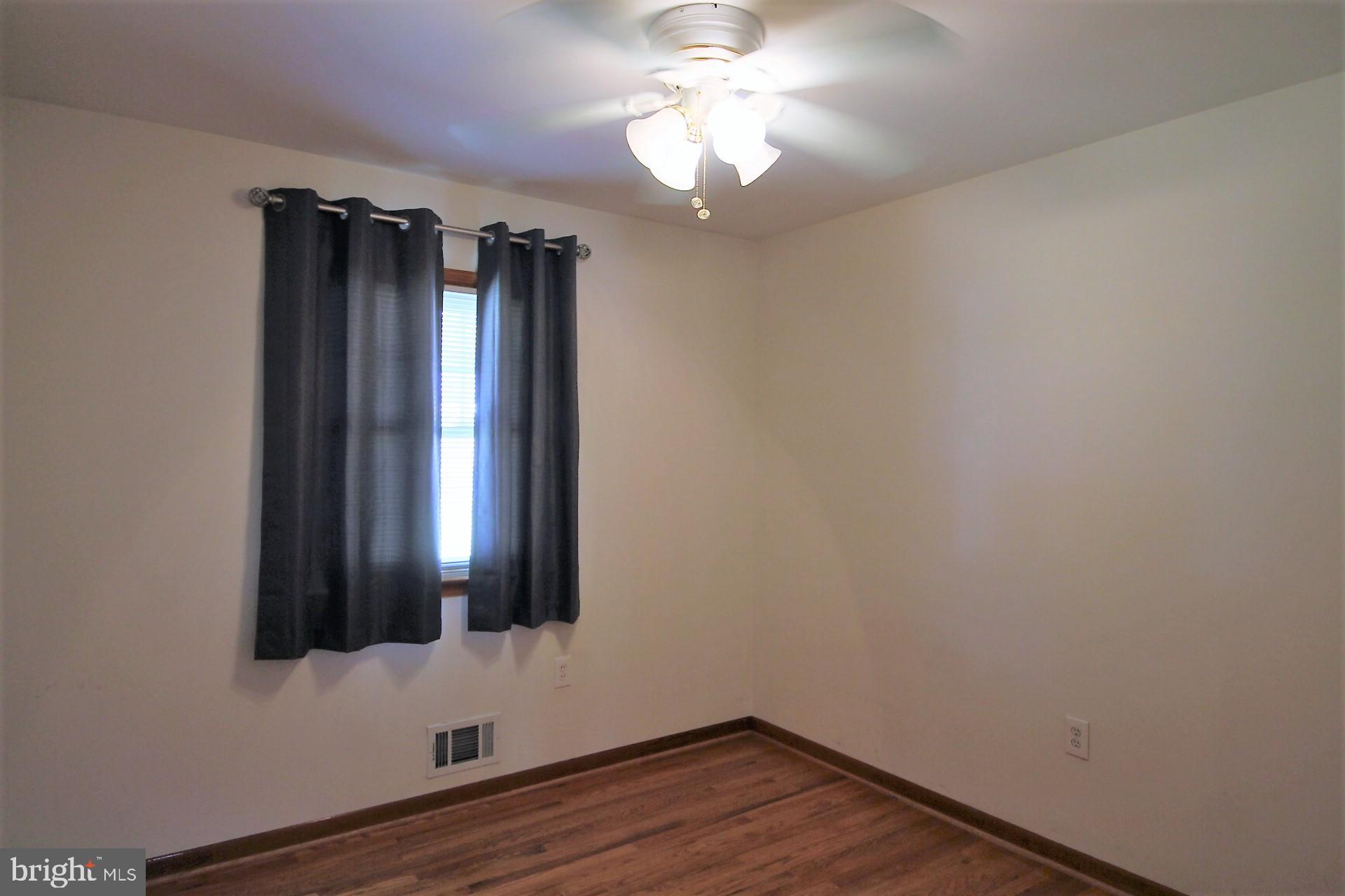 213 Magothy Beach Road Pasadena, MD 21122 - Photo 16 of 39 Bedroom Two