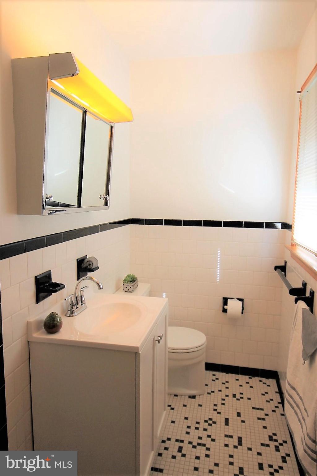 213 Magothy Beach Road Pasadena, MD 21122 - Photo 27 of 39 Primary Bath with ceramic tile