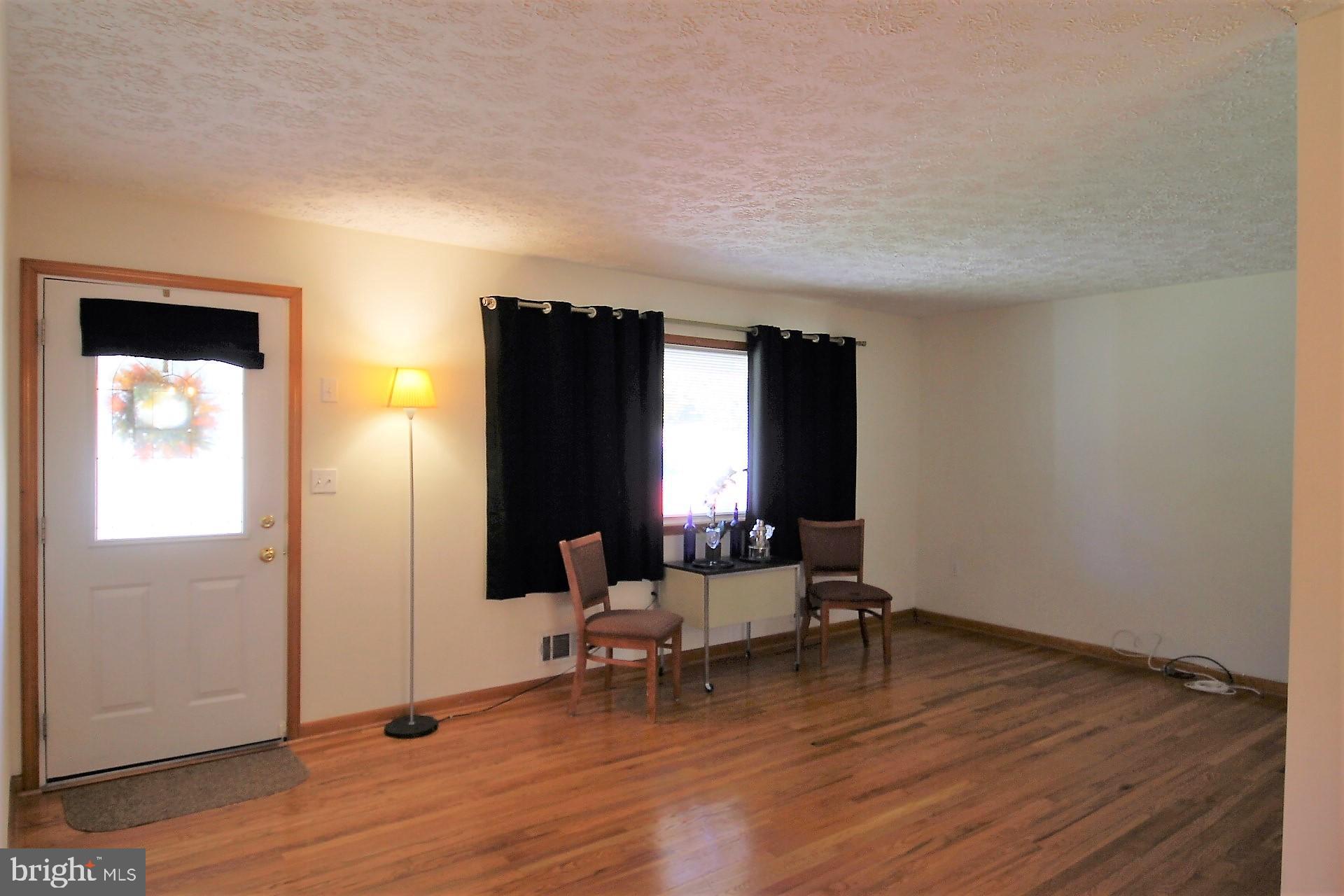 213 Magothy Beach Road Pasadena, MD 21122 - Photo 4 of 39 Gallery Image 4