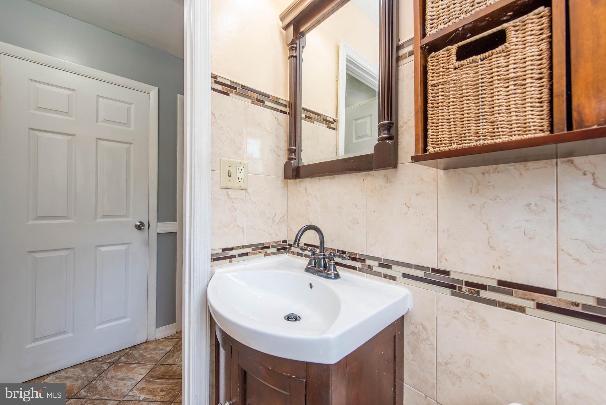 7173 Fairbrook Road Baltimore, MD 21244 - Photo 17 of 50 Powder Room