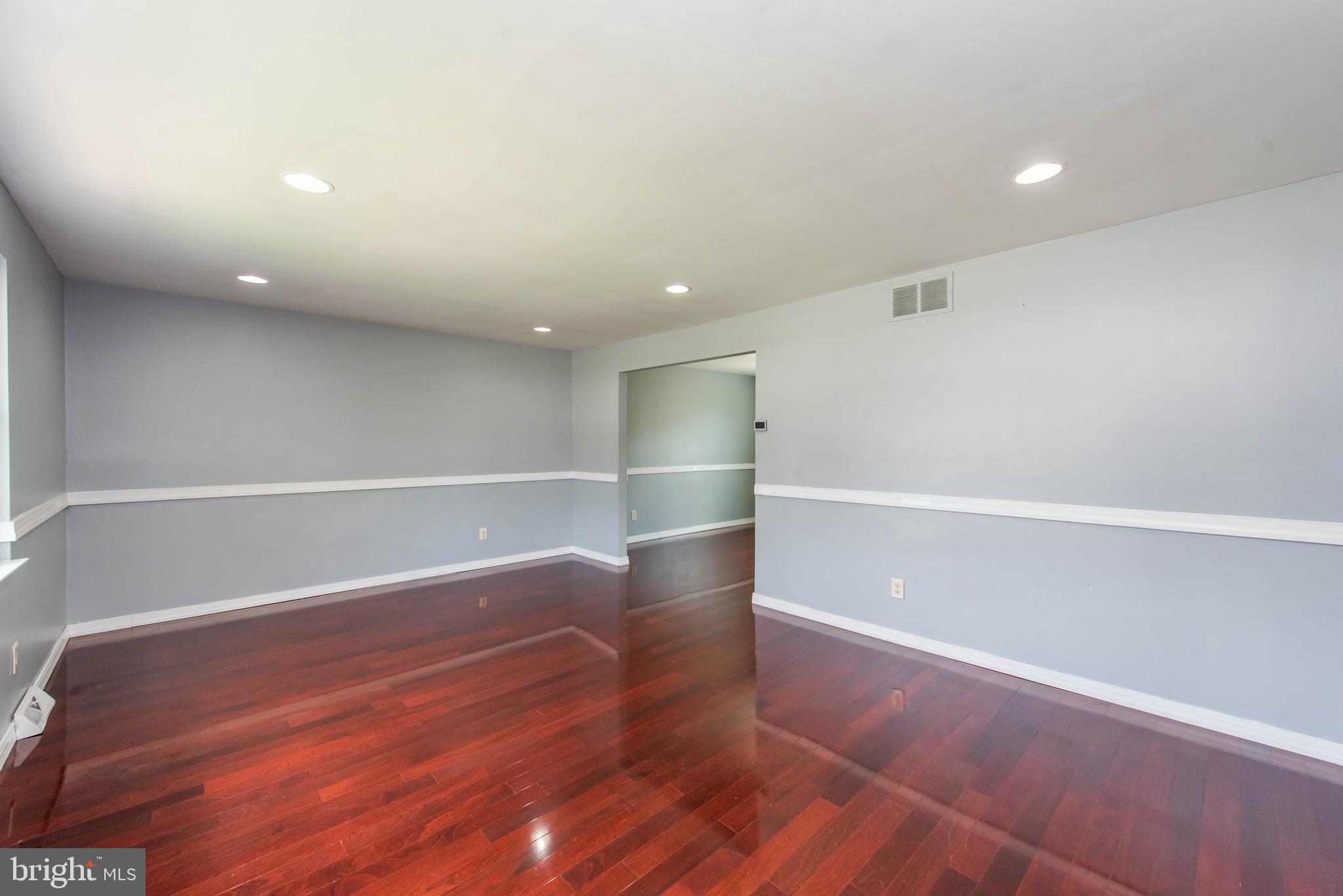 7173 Fairbrook Road Baltimore, MD 21244 - Photo 4 of 50 Living Room