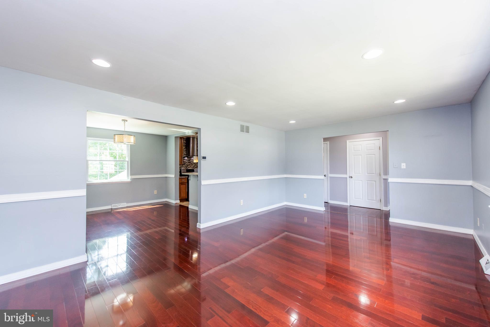 7173 Fairbrook Road Baltimore, MD 21244 - Photo 7 of 50 Living Room