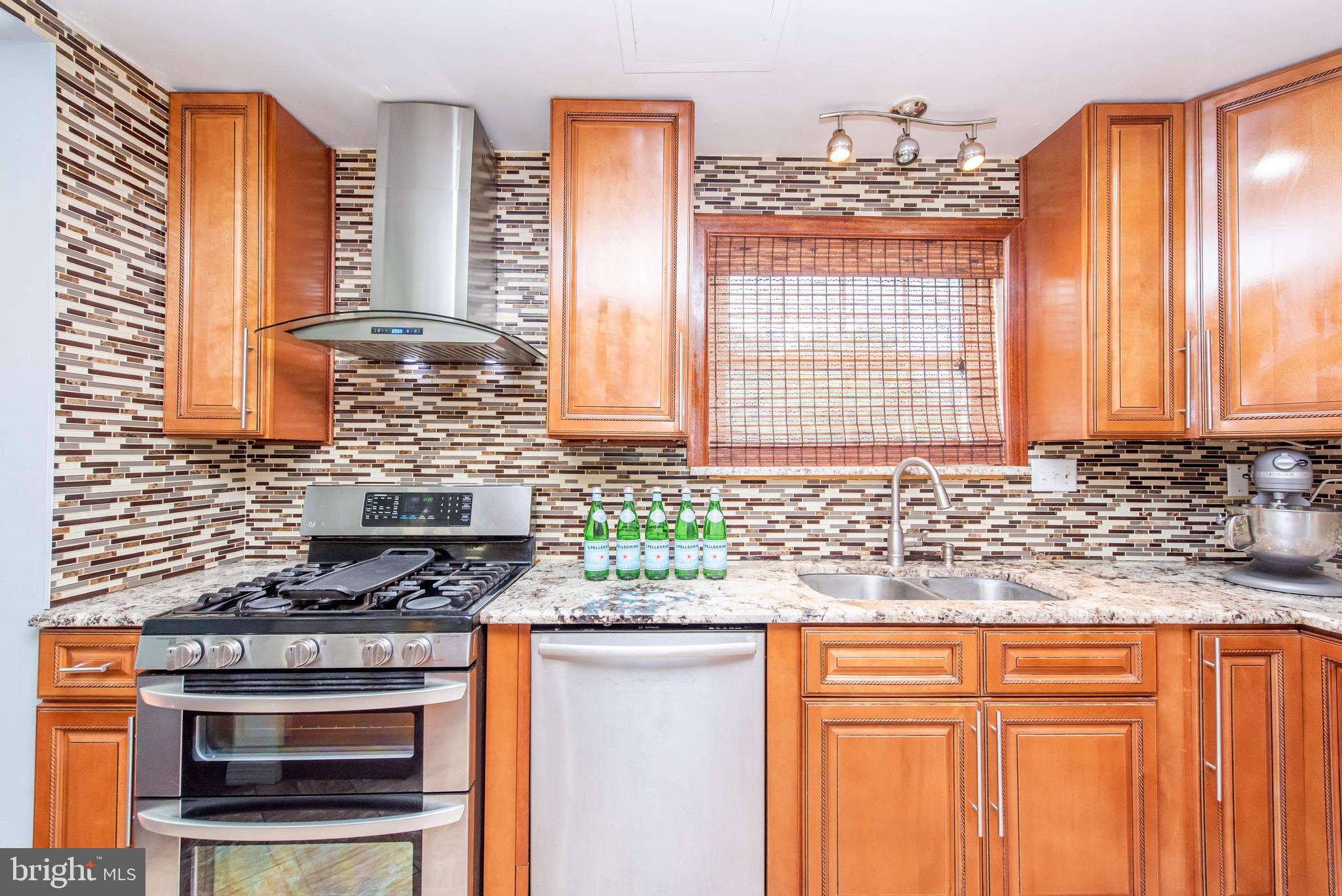 7173 Fairbrook Road Baltimore, MD 21244 - Photo 10 of 50 Kitchen
