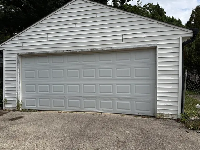 $1,750 | 723 South Lake Street, Mundelein, IL 60060