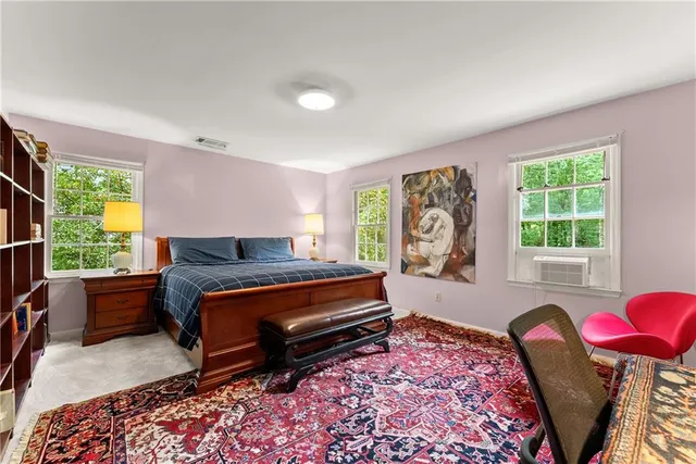 a view of a livingroom with a workspace