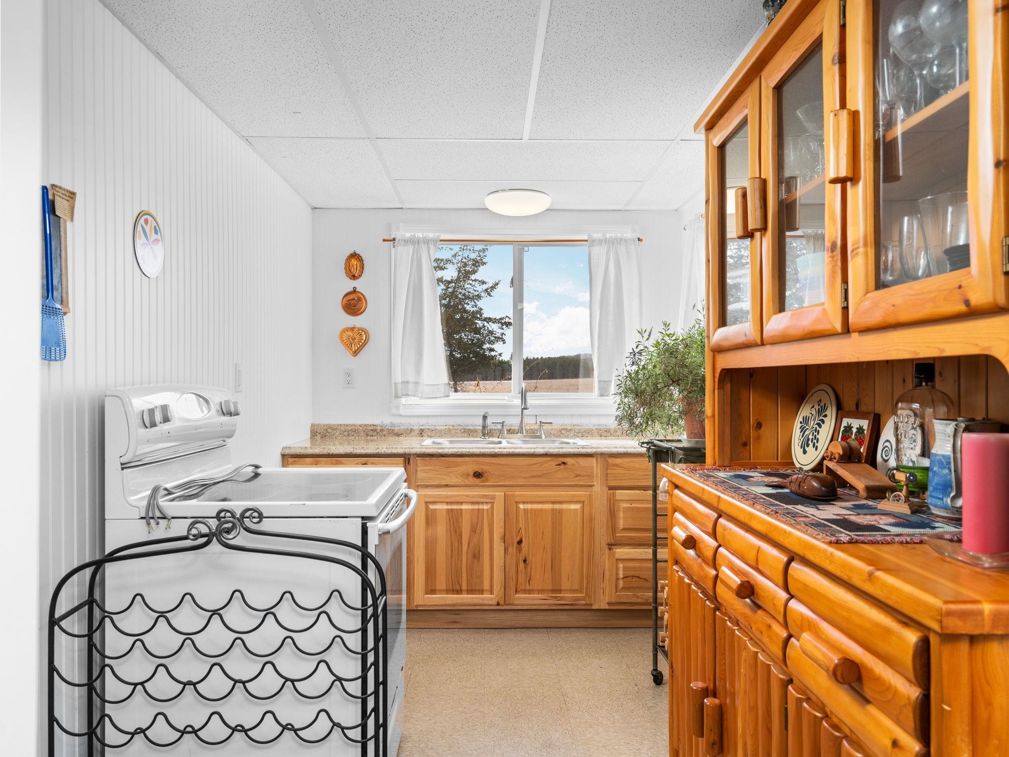 9125 Ayers Road Williamsburg, MI 49690 - Photo 5 of 31