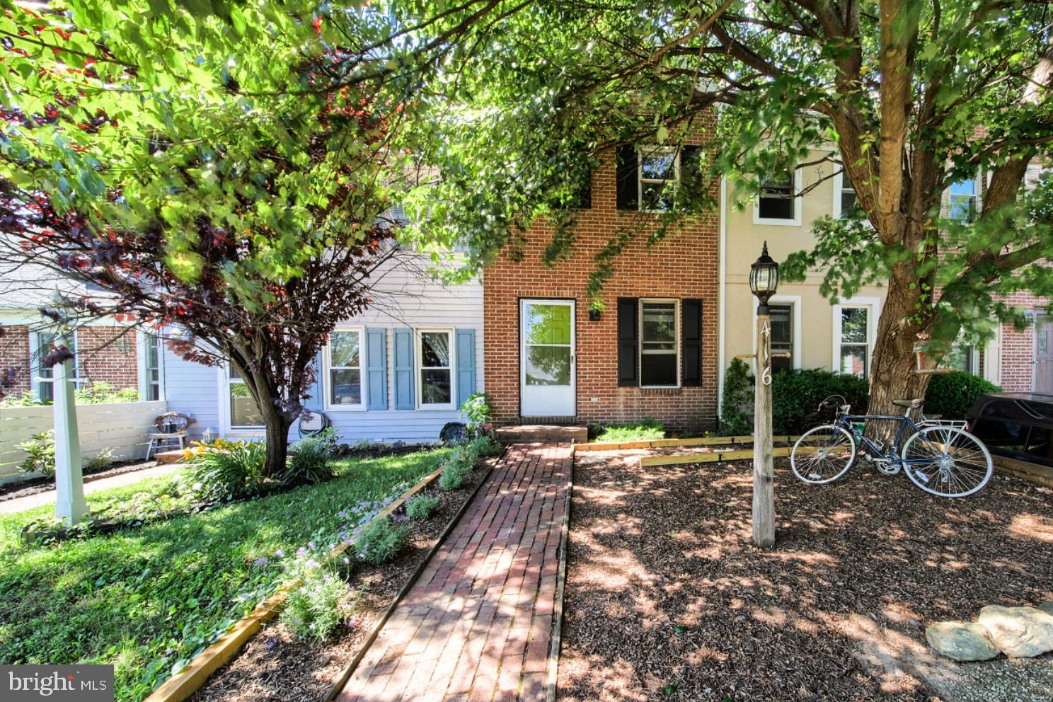 416 Cardinal Road Lititz, PA 17543 - Photo 1 of 16 Welcome to 416 Cardinal Road