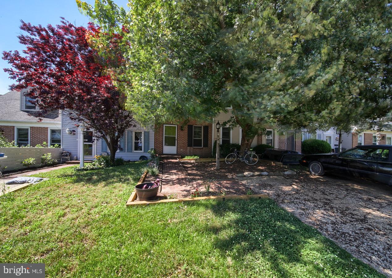 416 Cardinal Road Lititz, PA 17543 - Photo 2 of 16 Front of Units