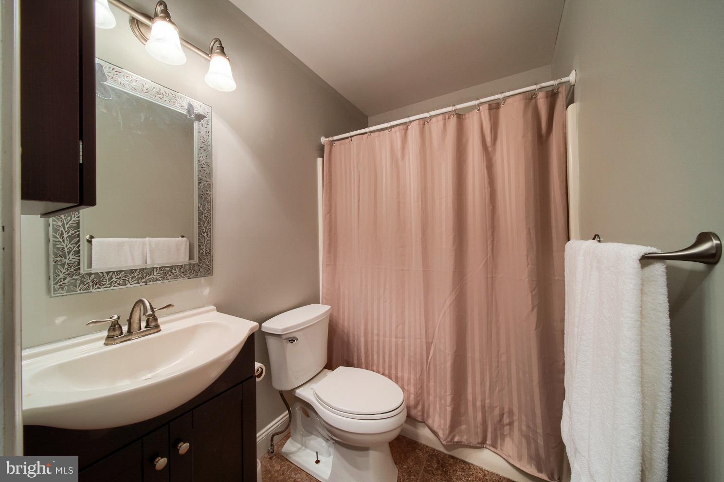 416 Cardinal Road Lititz, PA 17543 - Photo 13 of 16 Full Bath