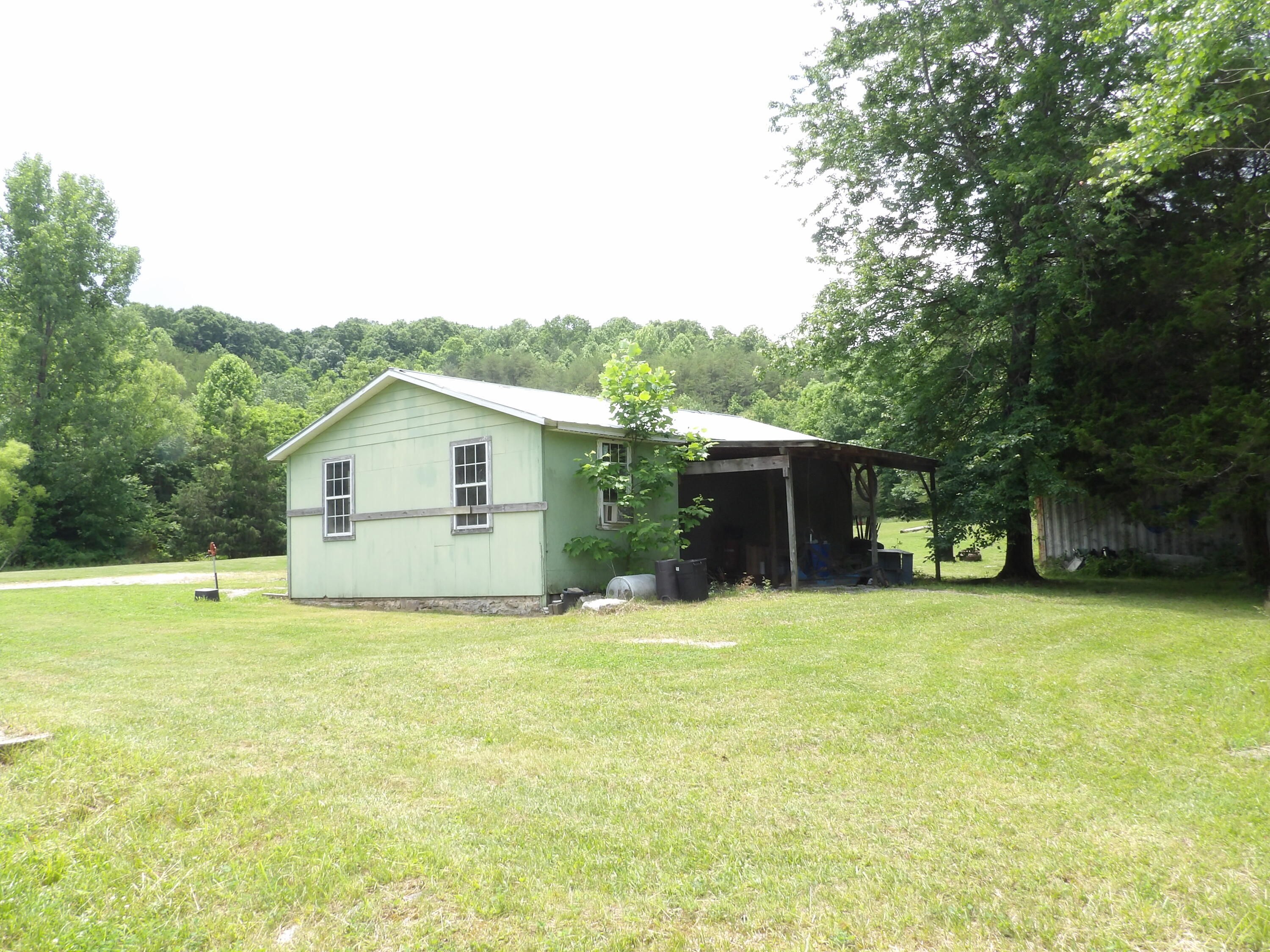 716 Fernhill Road Pikeville, TN 37367 - Photo 48 of 55 100_2550