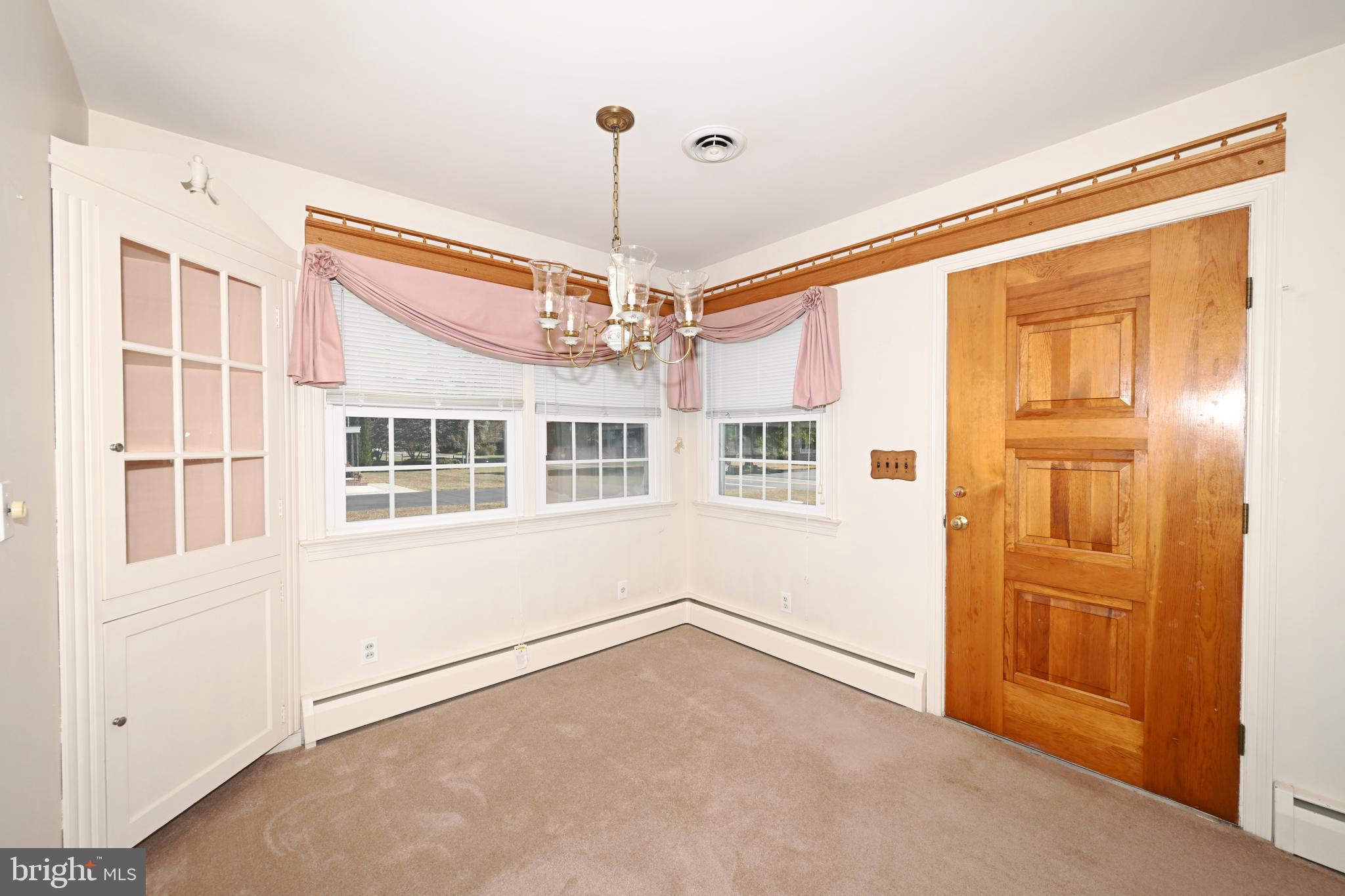 151 Highview Avenue Dover, DE 19901 - Photo 15 of 41 Front Entry, Dining Room