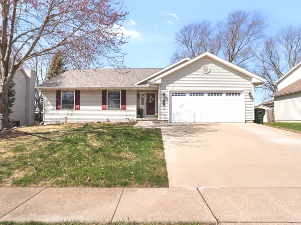$395,000 | 5018 Coventry Court, Davenport, IA 52807