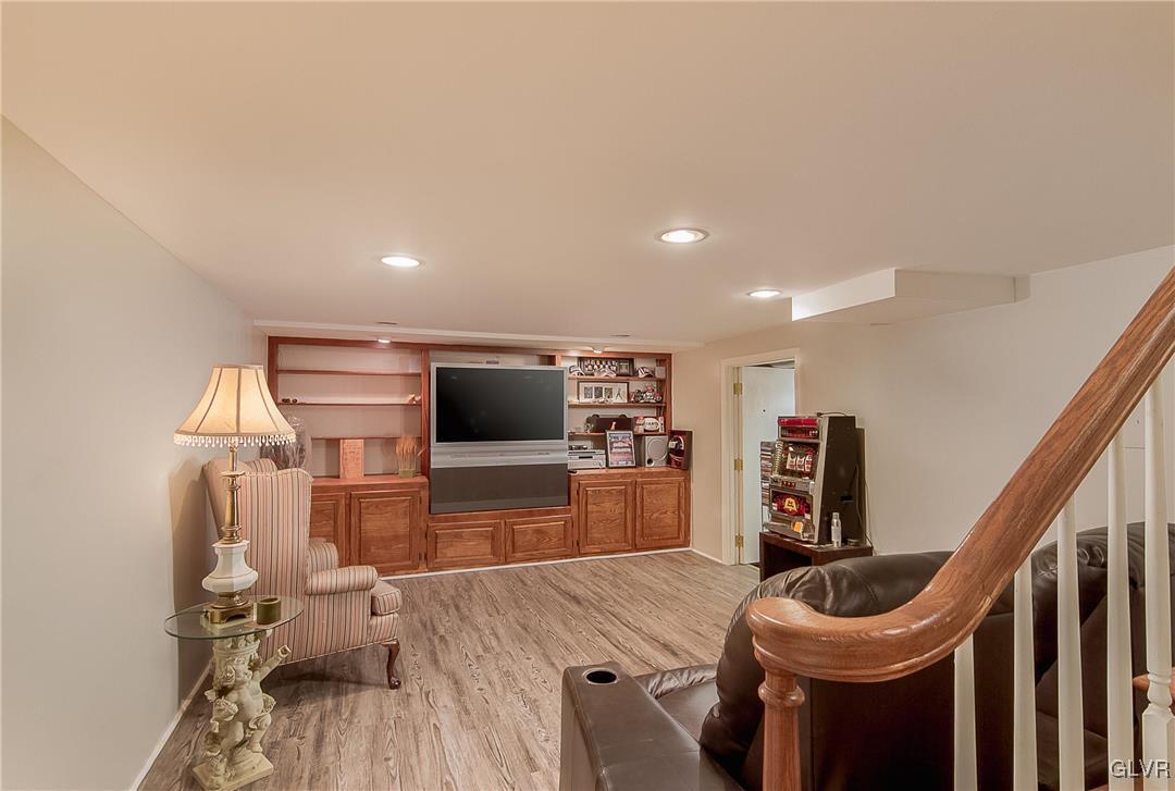 4277 Hecktown Road Bethlehem, PA 18020 - Photo 16 of 25 Gallery Image 16