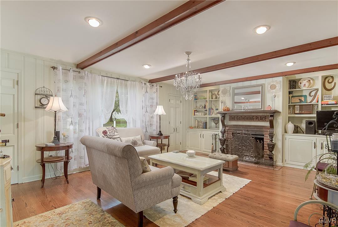 4277 Hecktown Road Bethlehem, PA 18020 - Photo 3 of 25 Gallery Image 3