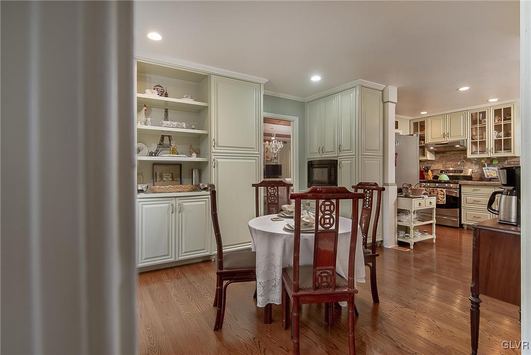 4277 Hecktown Road Bethlehem, PA 18020 - Photo 7 of 25 Gallery Image 7