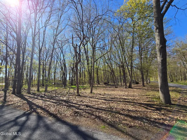 $249,000 | 5 Sunset Street, Clifton Park, NY 12148