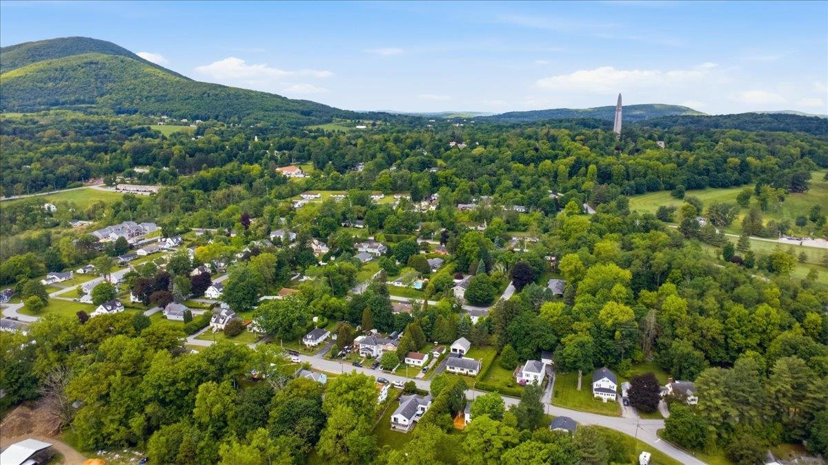 21 Pageant Street Bennington, VT 05201 - Photo 5 of 32