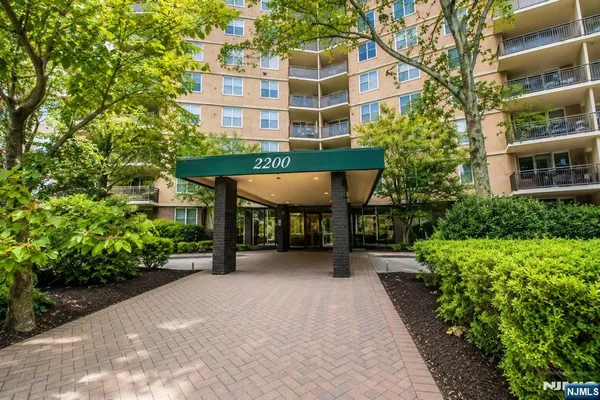 $380,000 | 2200 North Central Road, Unit 10G, Fort Lee, NJ 07024
