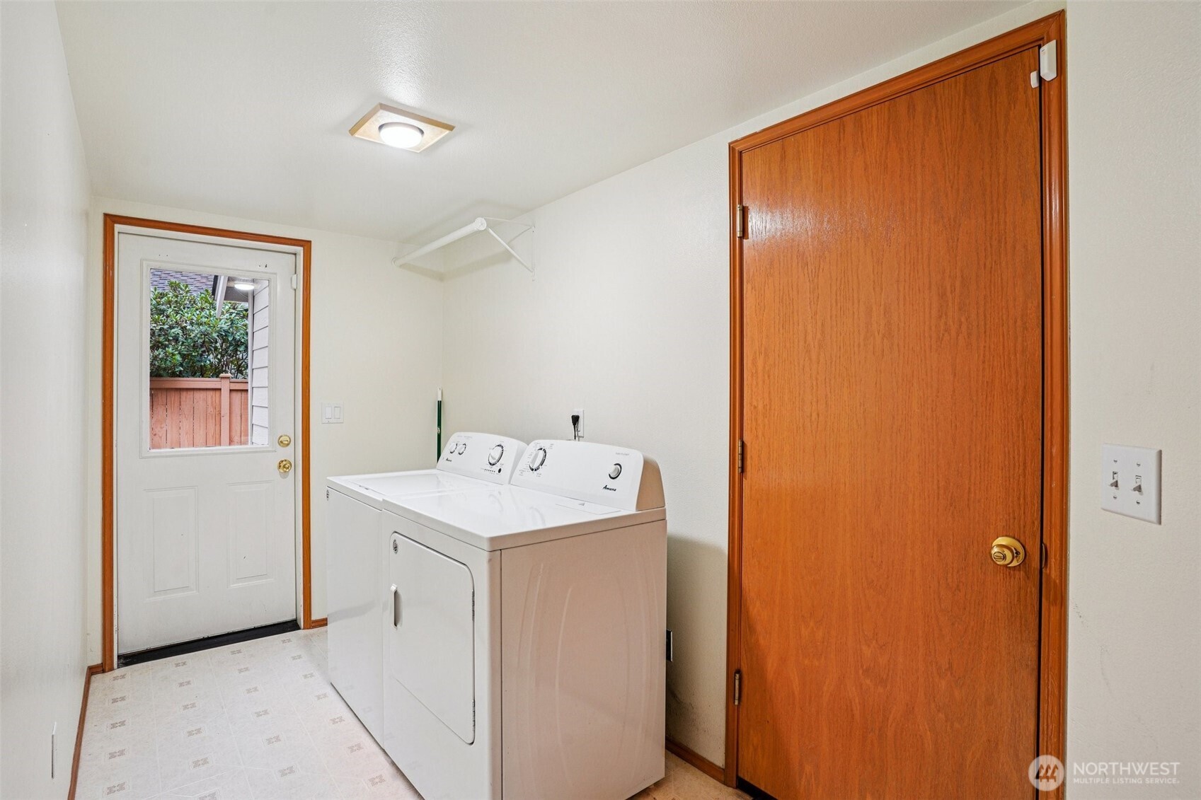 35031 8th Place Southwest Federal Way, WA 98023 - Photo 13 of 36 a utility room with dryer and washer