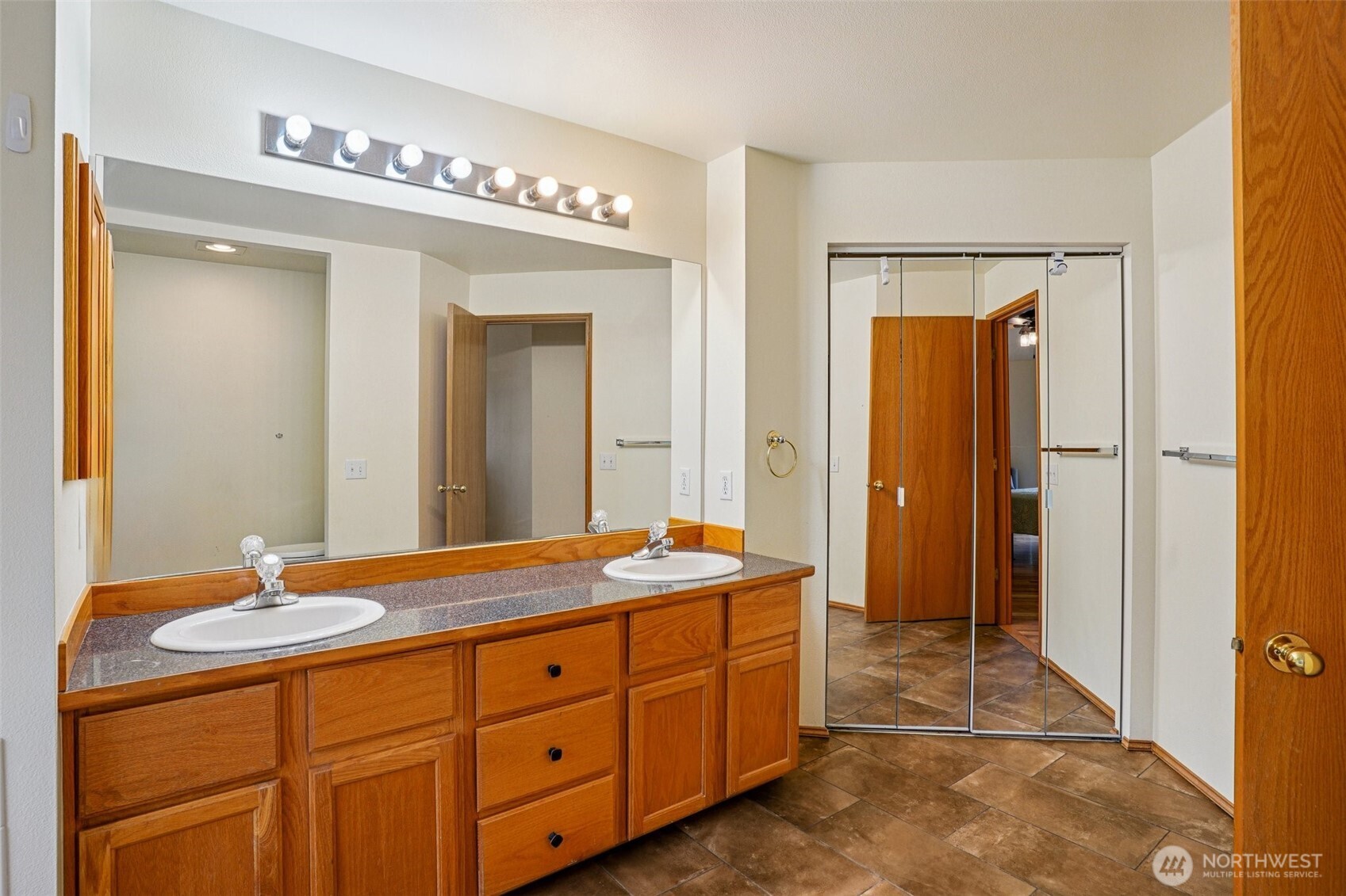 35031 8th Place Southwest Federal Way, WA 98023 - Photo 23 of 36 a spacious bathroom with a double vanity sink mirror and double