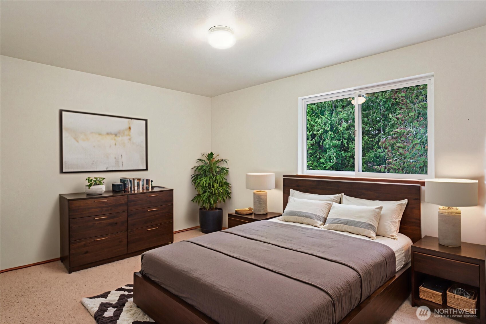 35031 8th Place Southwest Federal Way, WA 98023 - Photo 28 of 36 a bedroom with a bed and a dresser