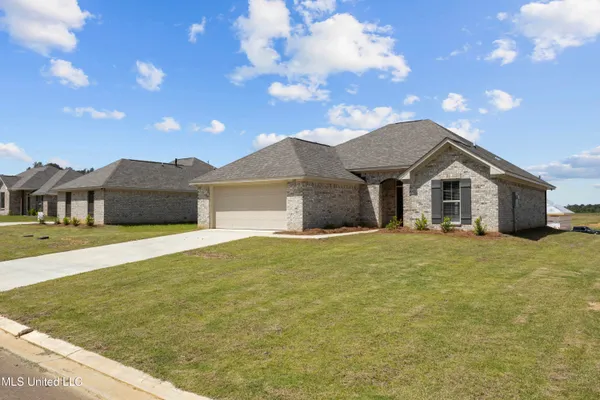 $2,400 | 230 Hemingway Circle, Canton, MS 39046